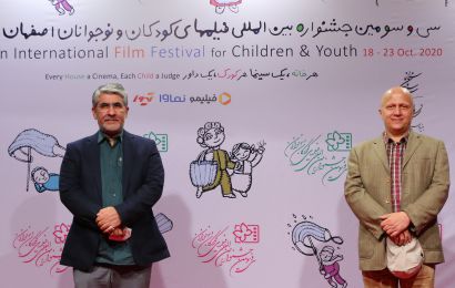 گزارش تصویری / بازدید دبیر جشنواره سینماحقیقت از خانه اجرایی جشنواره ۳۳