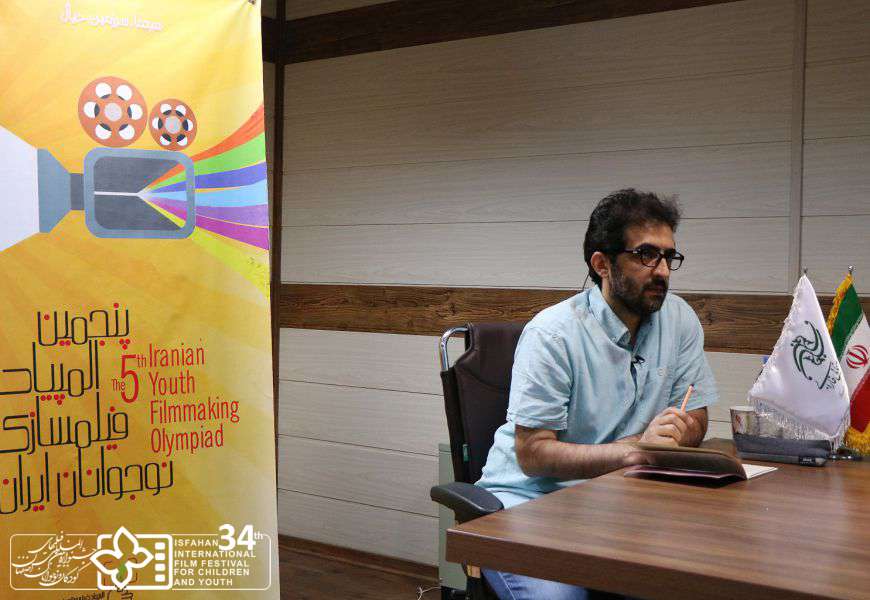 گزارش تصویری / نشست انتقال تجربه «بهروز شعیبی» در المپیاد فیلمسازی نوجوانان ایران گزارش تصویری / نشست انتقال تجربه «بهروز شعیبی» در المپیاد فیلمسازی نوجوانان ایران