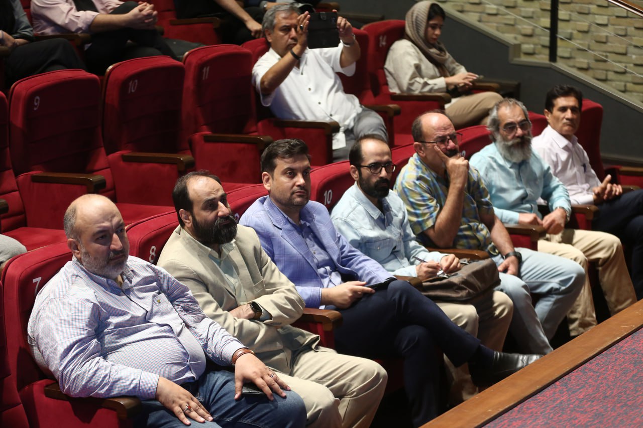 نوجوانی مقطعی که به فراموشی سپرده شده است