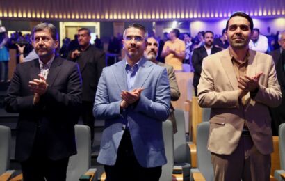 گزارش تصویری| افتتاحیه باشکوه ۲۵۰۰ نفری جشنواره فیلم‌های کودکان و نوجوانان در اصفهان| ۱