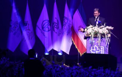 گزارش تصویری| افتتاحیه باشکوه ۲۵۰۰ نفری جشنواره فیلم‌های کودکان و نوجوانان در اصفهان| ۲