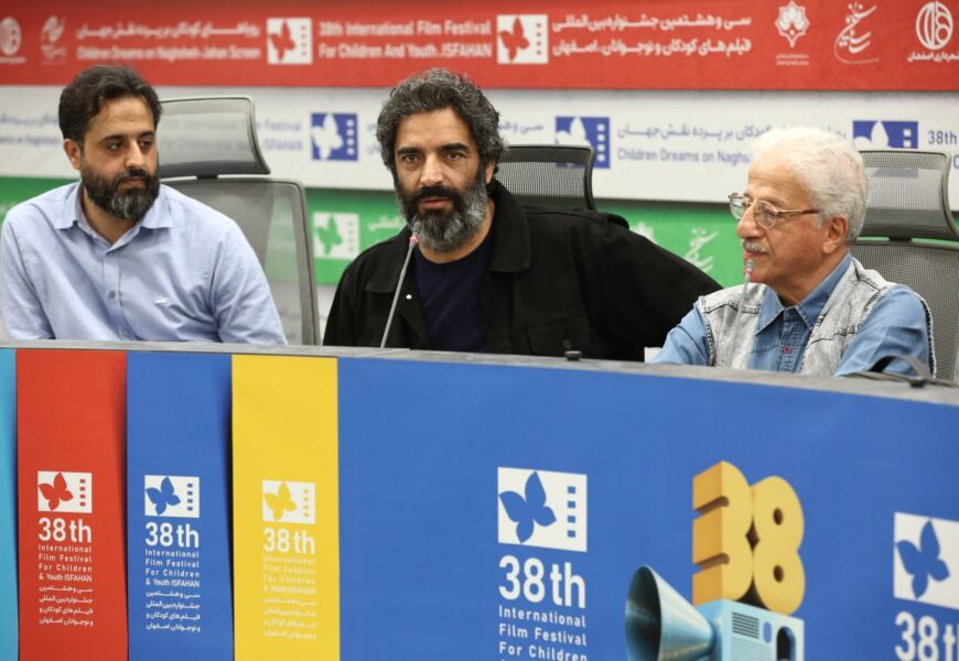 روایت قهرمانی کودکان در «من جاسوزنی نیستم» / نشستی که با سوالات متفاوت همراه شد روایت قهرمانی کودکان در «من جاسوزنی نیستم» / نشستی که با سوالات متفاوت همراه شد